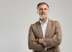 business portrait confident businessman entrepreneur 600nw 2480068229 Forex Demo Hesaplarla Risksiz Yatırım Deneyimi Gerçek para riski olmadan forex işlemi yapmaya başla
